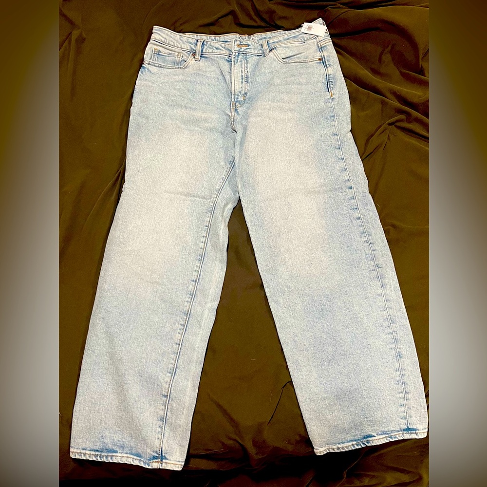 Old Navy High Rise OG Loose Fit jeans. Never worn tags attached. Sz: 14